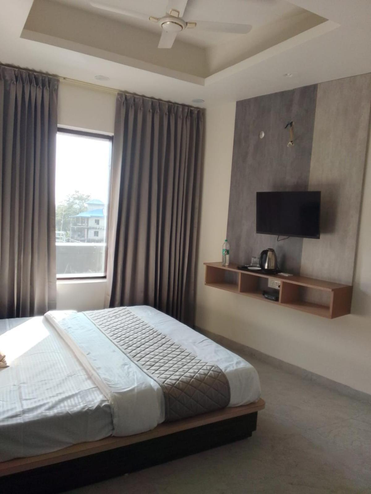 The Grand View Hotel Baijnath Exterior photo
