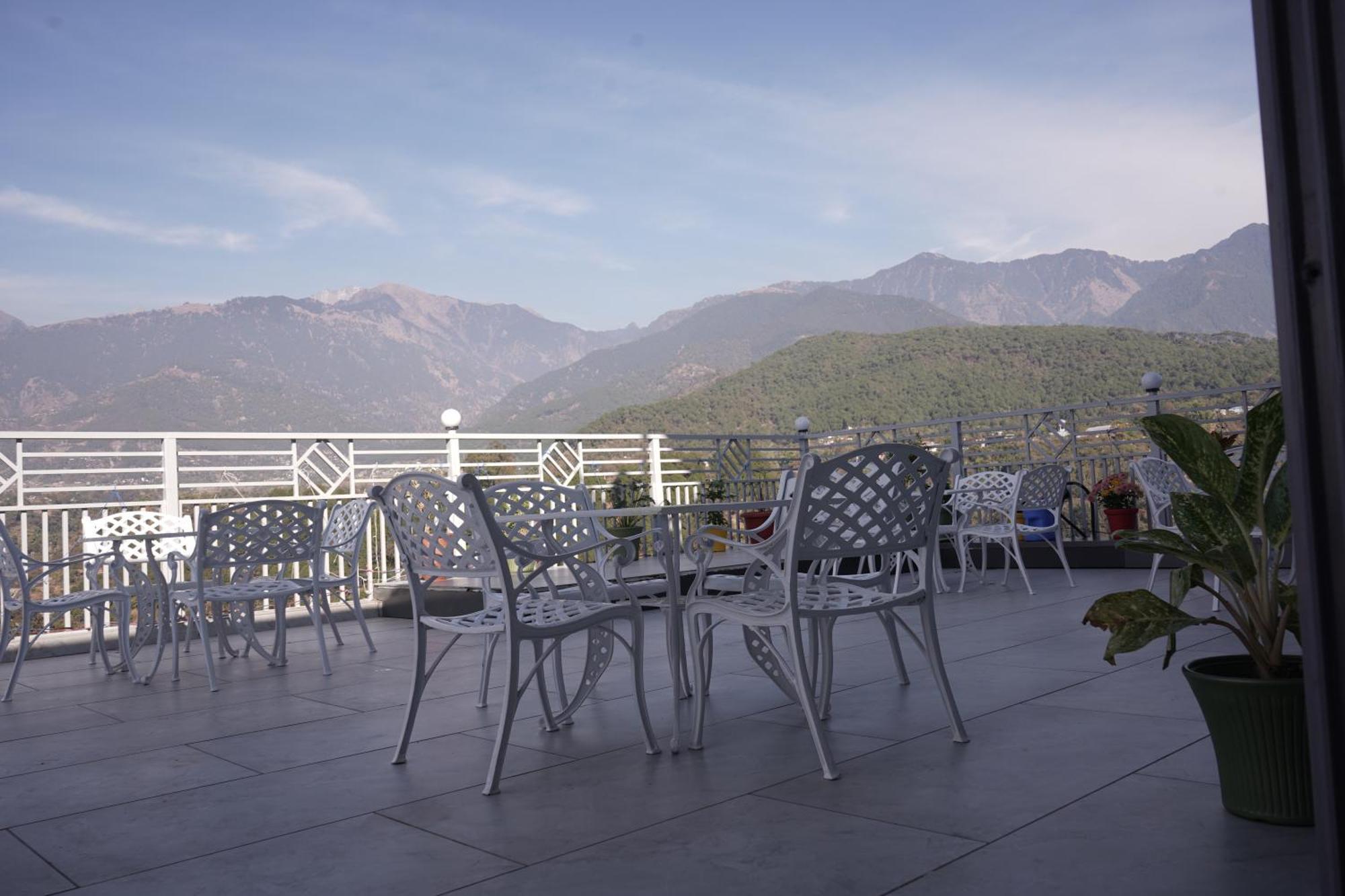 The Grand View Hotel Baijnath Exterior photo